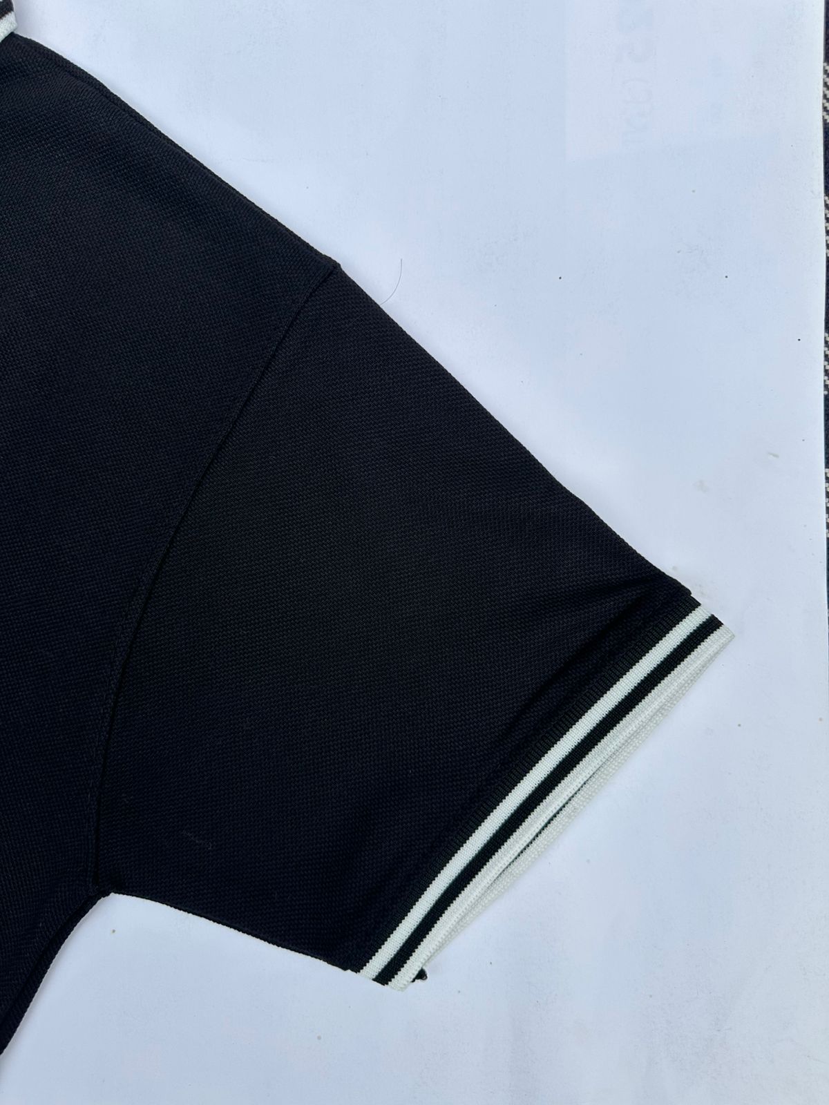 Men’s Black Polo Shirt – Cool & Stylish with Contrast Collar
